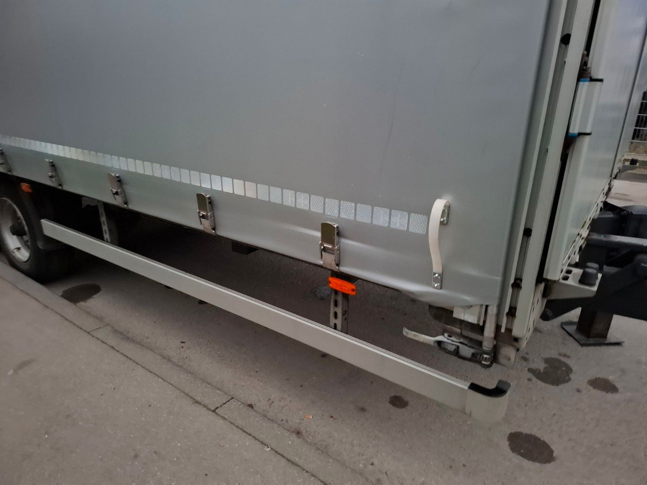 Fliegl TKF 118, Schiebeplane, Durchlader, Luft, - Prikolica sa ceradom: slika 2 Fliegl TKF 118, Schiebeplane, Durchlader, Luft, - Prikolica sa ceradom: slika 2