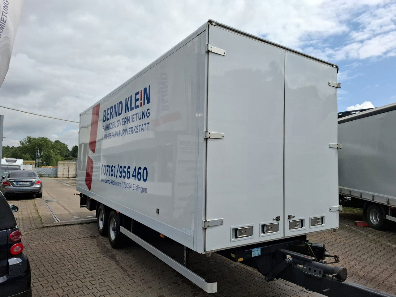 Fliegl TKF118 - Prikolica sa zatvorenim sandukom: slika 1 Fliegl TKF118 - Prikolica sa zatvorenim sandukom: slika 1