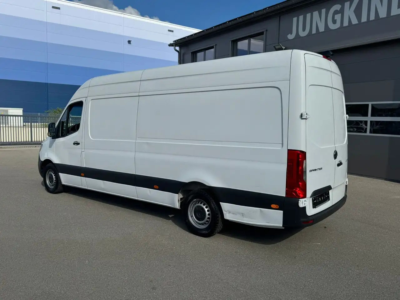 Mercedes-Benz Sprinter 316 CDI Maxi Lang Klima MBUX - Furgon: slika 4 Mercedes-Benz Sprinter 316 CDI Maxi Lang Klima MBUX - Furgon: slika 4