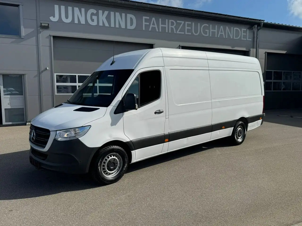 Mercedes-Benz Sprinter 316 CDI Maxi Lang Klima MBUX - Furgon: slika 2 Mercedes-Benz Sprinter 316 CDI Maxi Lang Klima MBUX - Furgon: slika 2