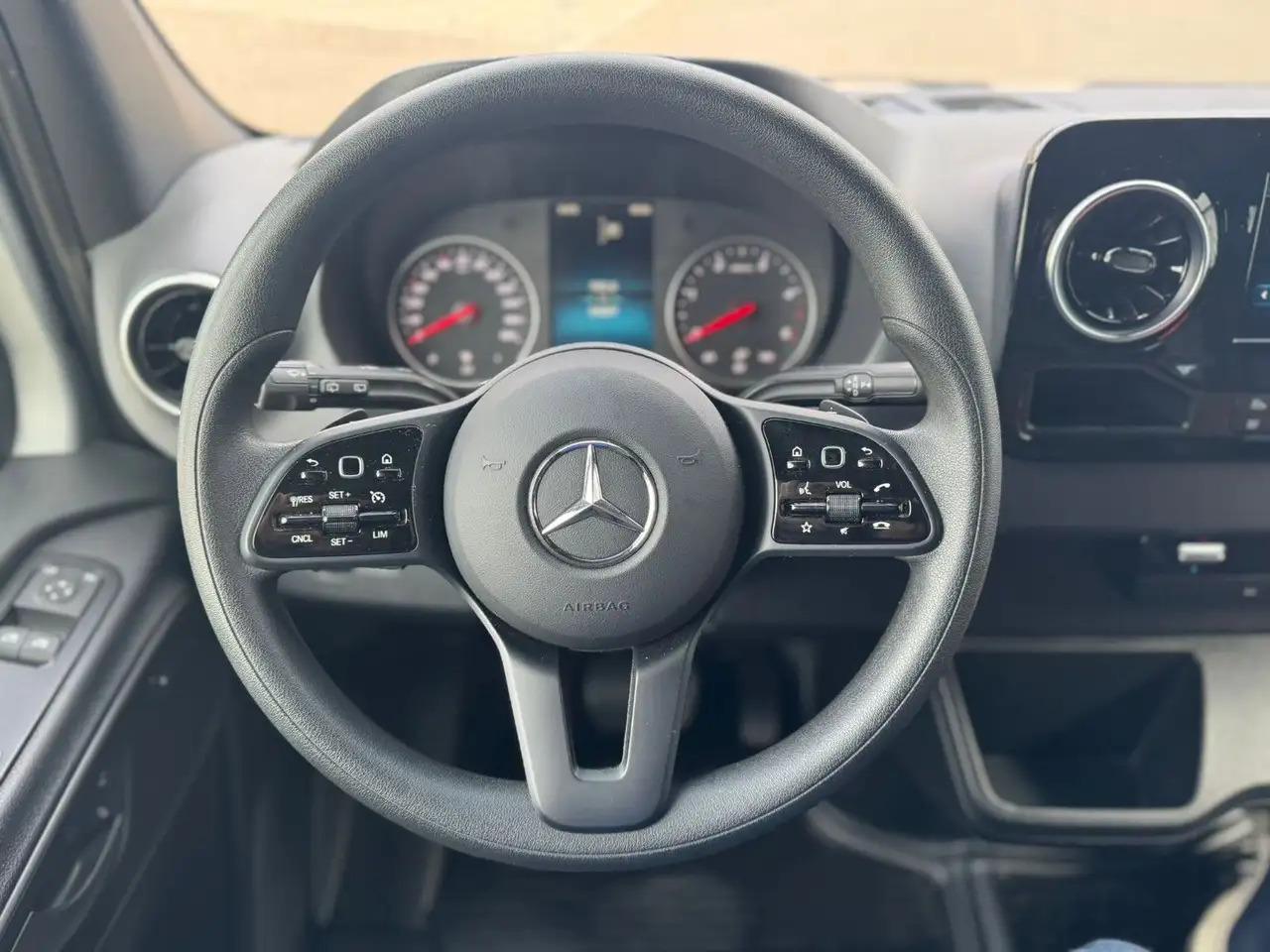 Furgon Mercedes-Benz Sprinter 317 CDI Flach Lang Silber Klima MBUX: slika 6