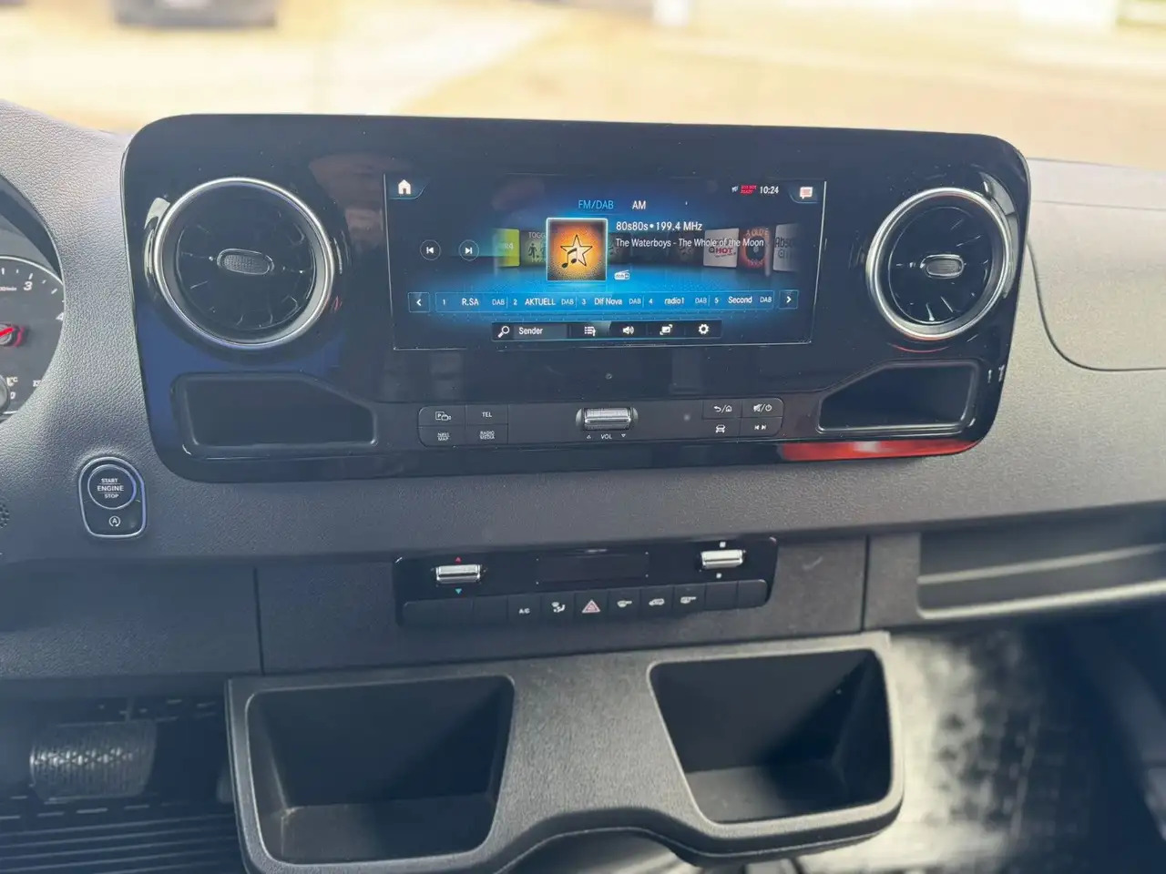 Furgon Mercedes-Benz Sprinter 317 CDI Flach Lang Silber Klima MBUX: slika 8