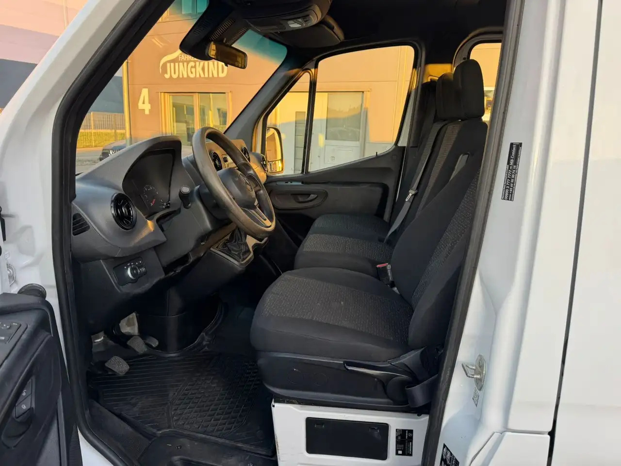 Mercedes-Benz Sprinter 317 CDI Lang DoKa Pritsche AHK 3,5t - Dostavno vozilo sa otvorenom sandukom, Dostavno vozilo sa duplom kabinom: slika 3 Mercedes-Benz Sprinter 317 CDI Lang DoKa Pritsche AHK 3,5t - Dostavno vozilo sa otvorenom sandukom, Dostavno vozilo sa duplom kabinom: slika 3