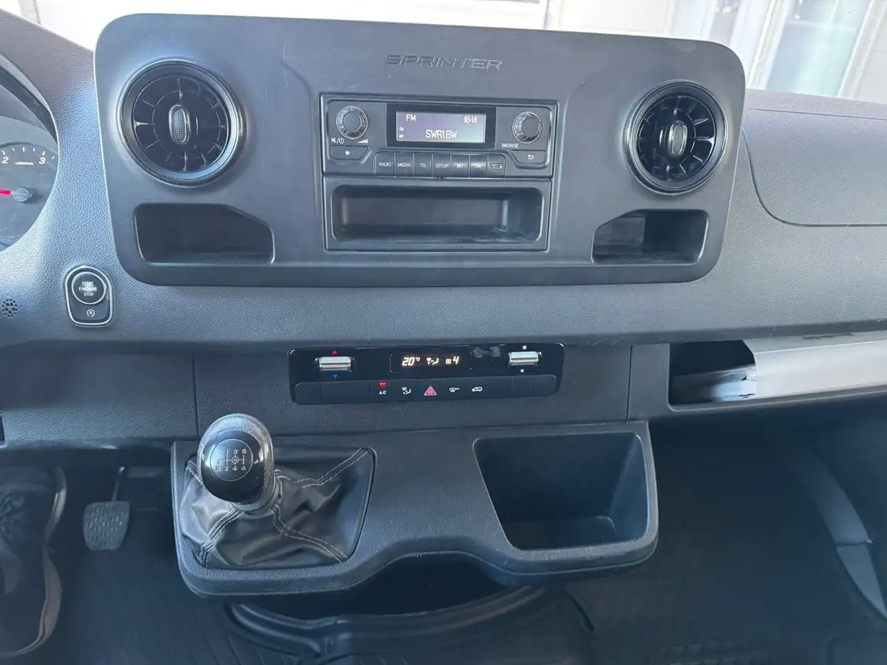 Mercedes-Benz Sprinter 317 CDI Lang DoKa Pritsche AHK 3,5t - Dostavno vozilo sa otvorenom sandukom, Dostavno vozilo sa duplom kabinom: slika 5 Mercedes-Benz Sprinter 317 CDI Lang DoKa Pritsche AHK 3,5t - Dostavno vozilo sa otvorenom sandukom, Dostavno vozilo sa duplom kabinom: slika 5