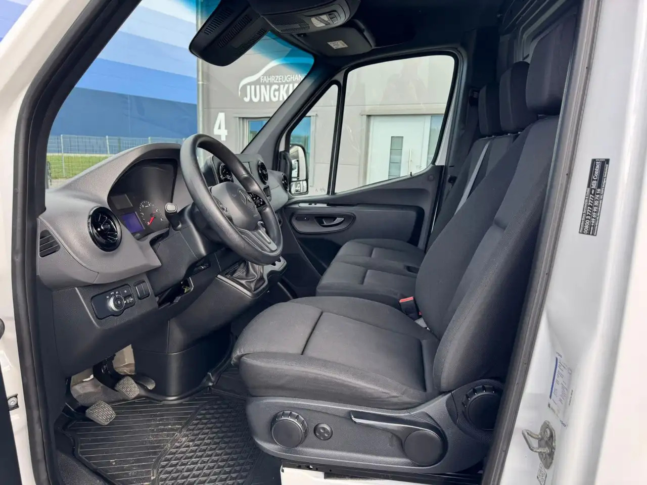 Mercedes-Benz Sprinter 317 CDI Lang Hoch Klima MBUX AHK - Furgon: slika 4 Mercedes-Benz Sprinter 317 CDI Lang Hoch Klima MBUX AHK - Furgon: slika 4