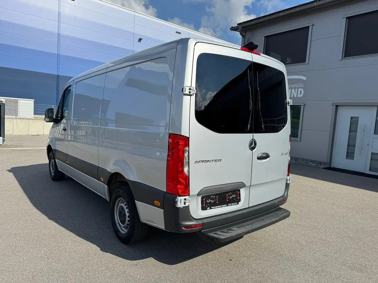 Mercedes-Benz Sprinter 317 CDI Lang Silber MBUX RWD Klima - Furgon: slika 5 Mercedes-Benz Sprinter 317 CDI Lang Silber MBUX RWD Klima - Furgon: slika 5