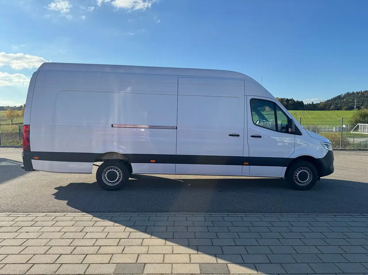 Mercedes-Benz Sprinter 319 CDI Maxi Lang Extralang XXL LED - Furgon: slika 4 Mercedes-Benz Sprinter 319 CDI Maxi Lang Extralang XXL LED - Furgon: slika 4