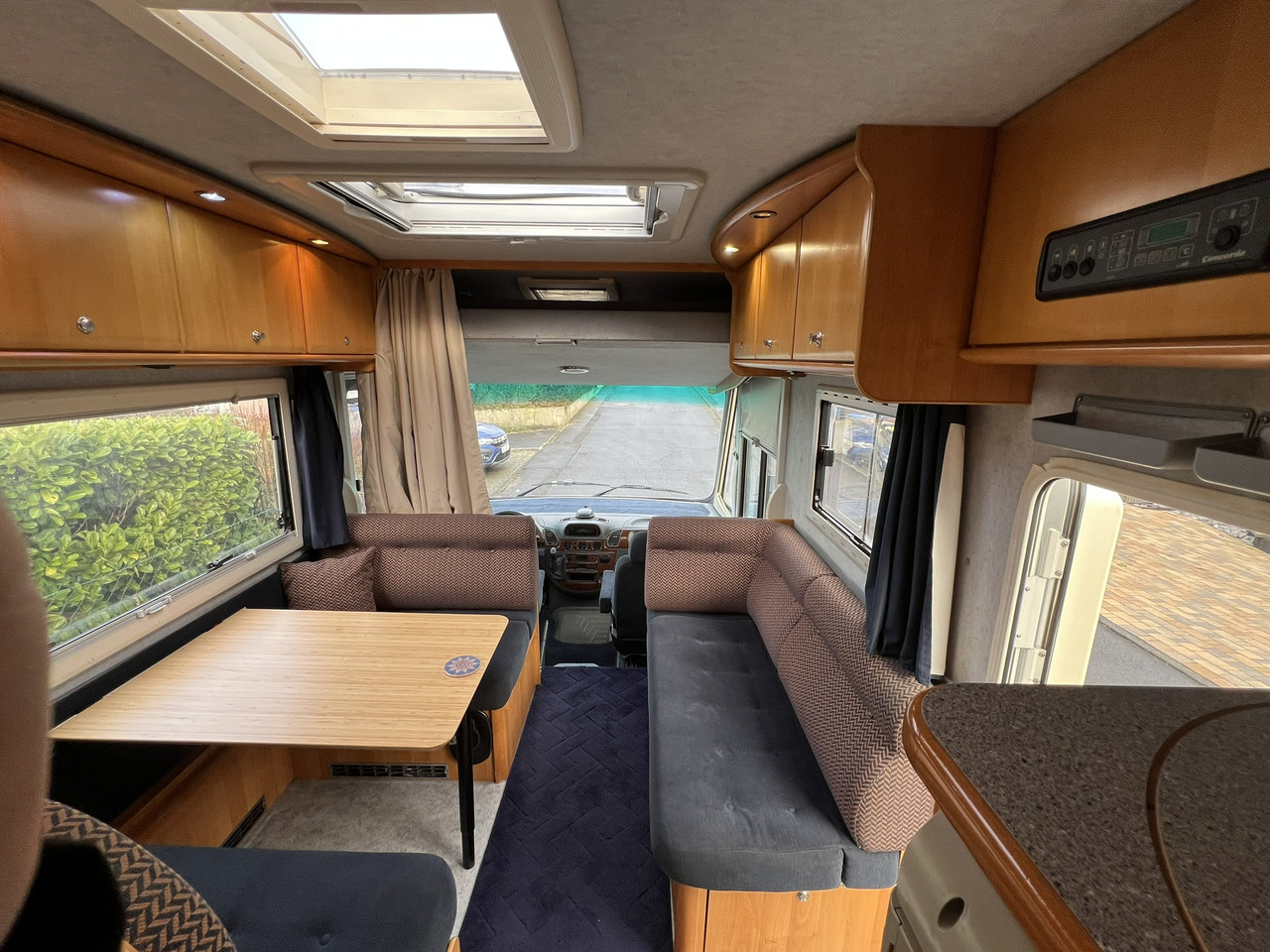 CONCORDE Charisma 750 G Mercedes 416 CDI - Integrisani kamper: slika 3 CONCORDE Charisma 750 G Mercedes 416 CDI - Integrisani kamper: slika 3