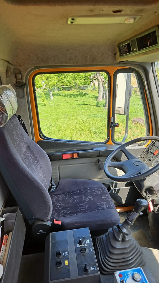 MERCEDES-BENZ 1824 ACTROS SK 4x4 - Istovarivač: slika 5 MERCEDES-BENZ 1824 ACTROS SK 4x4 - Istovarivač: slika 5