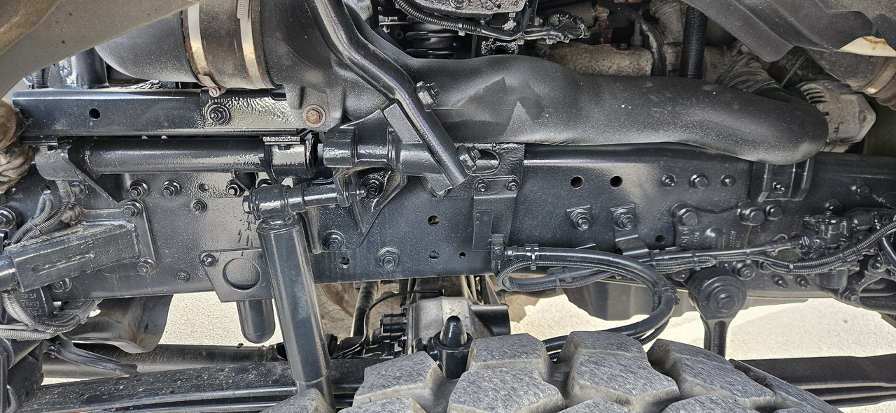 Kamion sa dizalicom MERCEDES-BENZ Axor 1833 4x4: slika 11 Kamion sa dizalicom MERCEDES-BENZ Axor 1833 4x4: slika 11