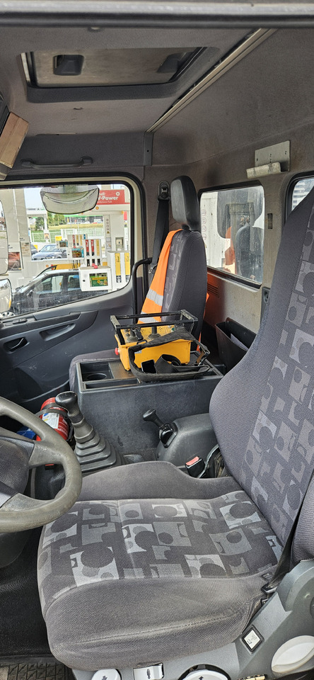 Kamion sa dizalicom MERCEDES-BENZ Axor 1833 4x4: slika 15 Kamion sa dizalicom MERCEDES-BENZ Axor 1833 4x4: slika 15