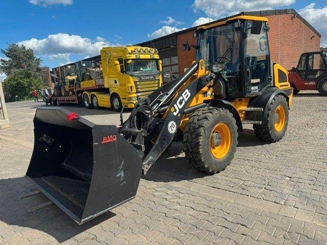 JCB 409 - Utovarivač točkaš: slika 1 JCB 409 - Utovarivač točkaš: slika 1
