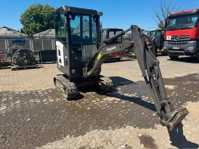 Volvo EC18D - Mini bager: slika 1 Volvo EC18D - Mini bager: slika 1