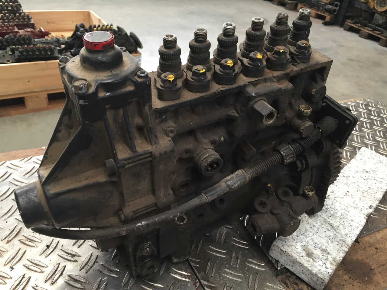 Gebrauchte Einspritzpumpe MAN TGA 2866, LF25, 6 Zylinder, TGA 360, 390, 410 - Pumpa za gorivo za Kamion: slika 2 Gebrauchte Einspritzpumpe MAN TGA 2866, LF25, 6 Zylinder, TGA 360, 390, 410 - Pumpa za gorivo za Kamion: slika 2