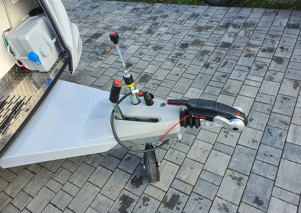 KNAUS SUDWIND 450 FU BLACK SELECTION - Kamp prikolica: slika 3 KNAUS SUDWIND 450 FU BLACK SELECTION - Kamp prikolica: slika 3