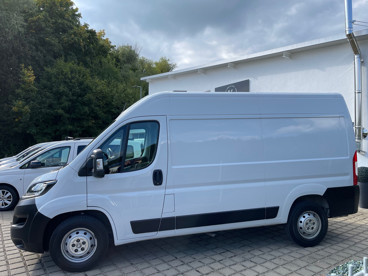Peugeot Boxer Kasten L2H2 AppleCarplay/Klima/Kamera - Furgon: slika 3 Peugeot Boxer Kasten L2H2 AppleCarplay/Klima/Kamera - Furgon: slika 3
