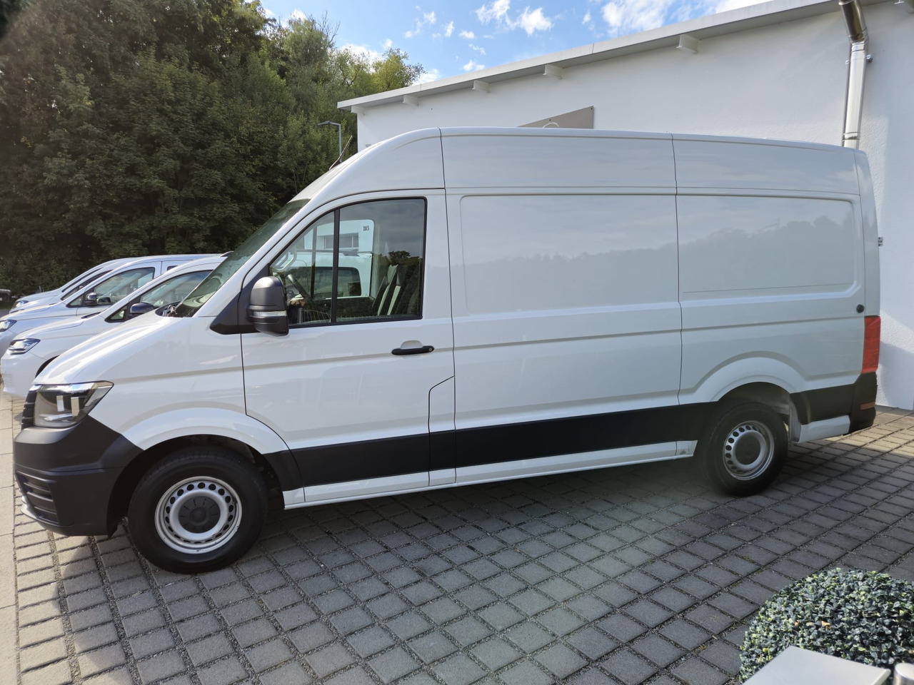 VOLKSWAGEN Crafter 35 mittellang Hochdach AppConnect/Kamera - Furgon: slika 3 VOLKSWAGEN Crafter 35 mittellang Hochdach AppConnect/Kamera - Furgon: slika 3
