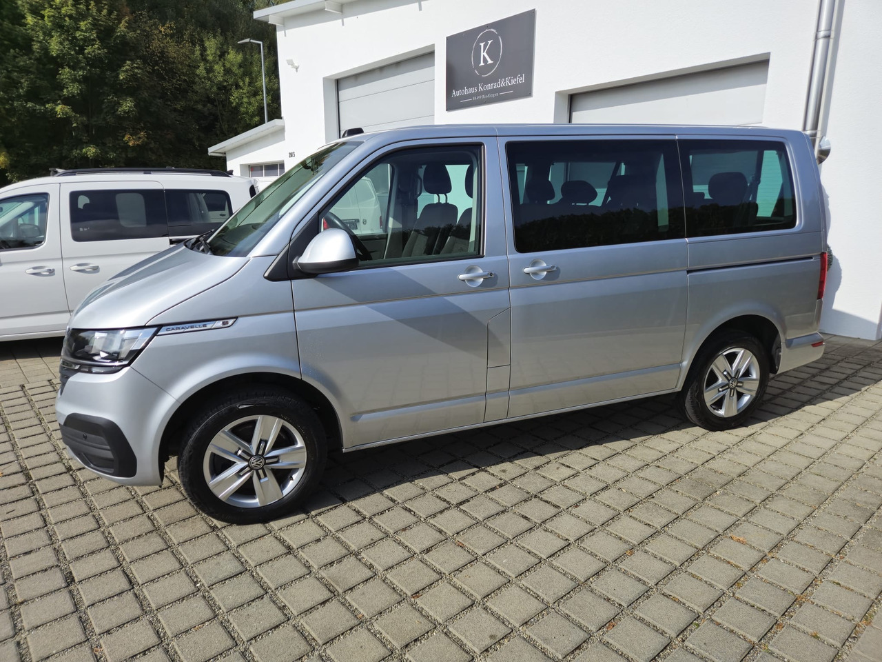 VOLKSWAGEN T6.1 Caravelle 4Motion/Automatik/Kamera/App-Con. - Putnički kombi: slika 3 VOLKSWAGEN T6.1 Caravelle 4Motion/Automatik/Kamera/App-Con. - Putnički kombi: slika 3