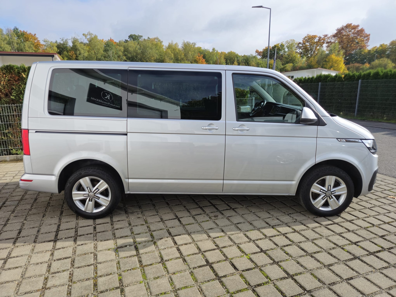 VOLKSWAGEN T6.1 Caravelle 4Motion/Automatik/Kamera/App-Con. - Putnički kombi: slika 4 VOLKSWAGEN T6.1 Caravelle 4Motion/Automatik/Kamera/App-Con. - Putnički kombi: slika 4