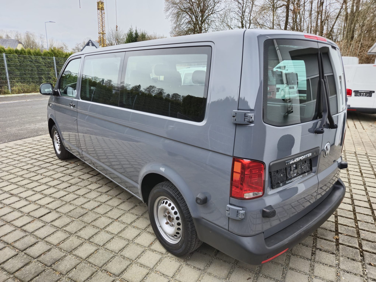 VOLKSWAGEN T6.1 Transporter Kombi LR/Navi/AppCon./6-Sitzer - Putnički kombi: slika 5 VOLKSWAGEN T6.1 Transporter Kombi LR/Navi/AppCon./6-Sitzer - Putnički kombi: slika 5