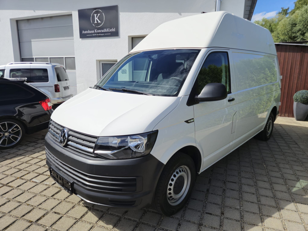 Volkswagen T6 Transporter Benzin Hochdach LR Standheizung - Mali kombi: slika 1 Volkswagen T6 Transporter Benzin Hochdach LR Standheizung - Mali kombi: slika 1