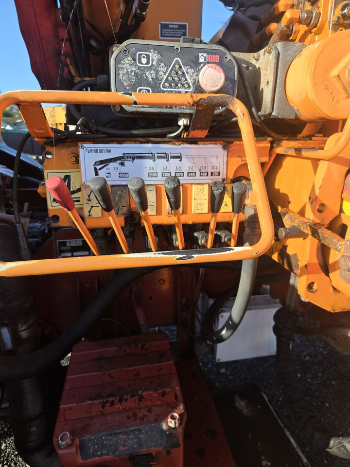 Istovarivač, Kamion sa dizalicom Renault G300 / 4x4: slika 15