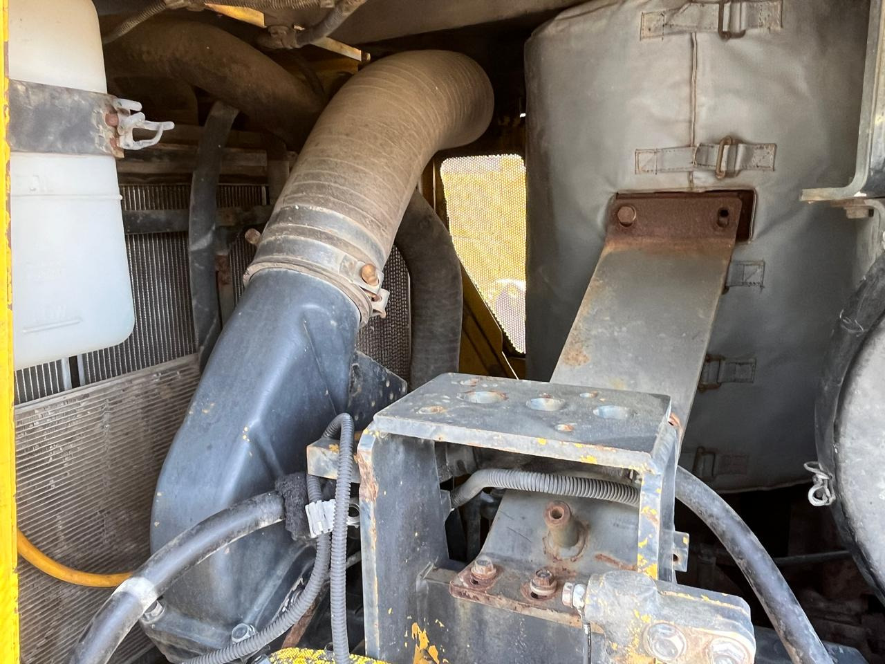 KOMATSU D155-A-6 - Buldožer: slika 2 KOMATSU D155-A-6 - Buldožer: slika 2