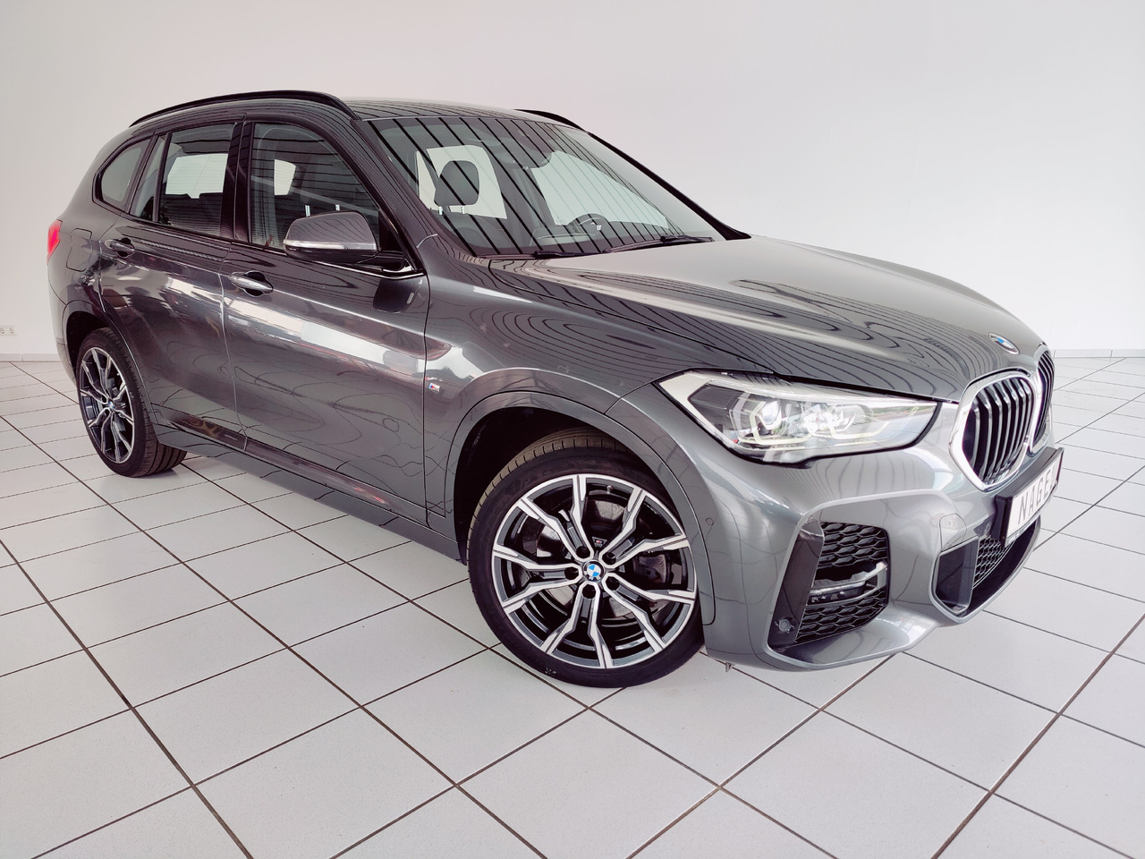 BMW X1 xDrive 20 d M Sport Navi Ambiente PDC SHZ Apple Android - SUVSUV: slika 3 BMW X1 xDrive 20 d M Sport Navi Ambiente PDC SHZ Apple Android - SUVSUV: slika 3