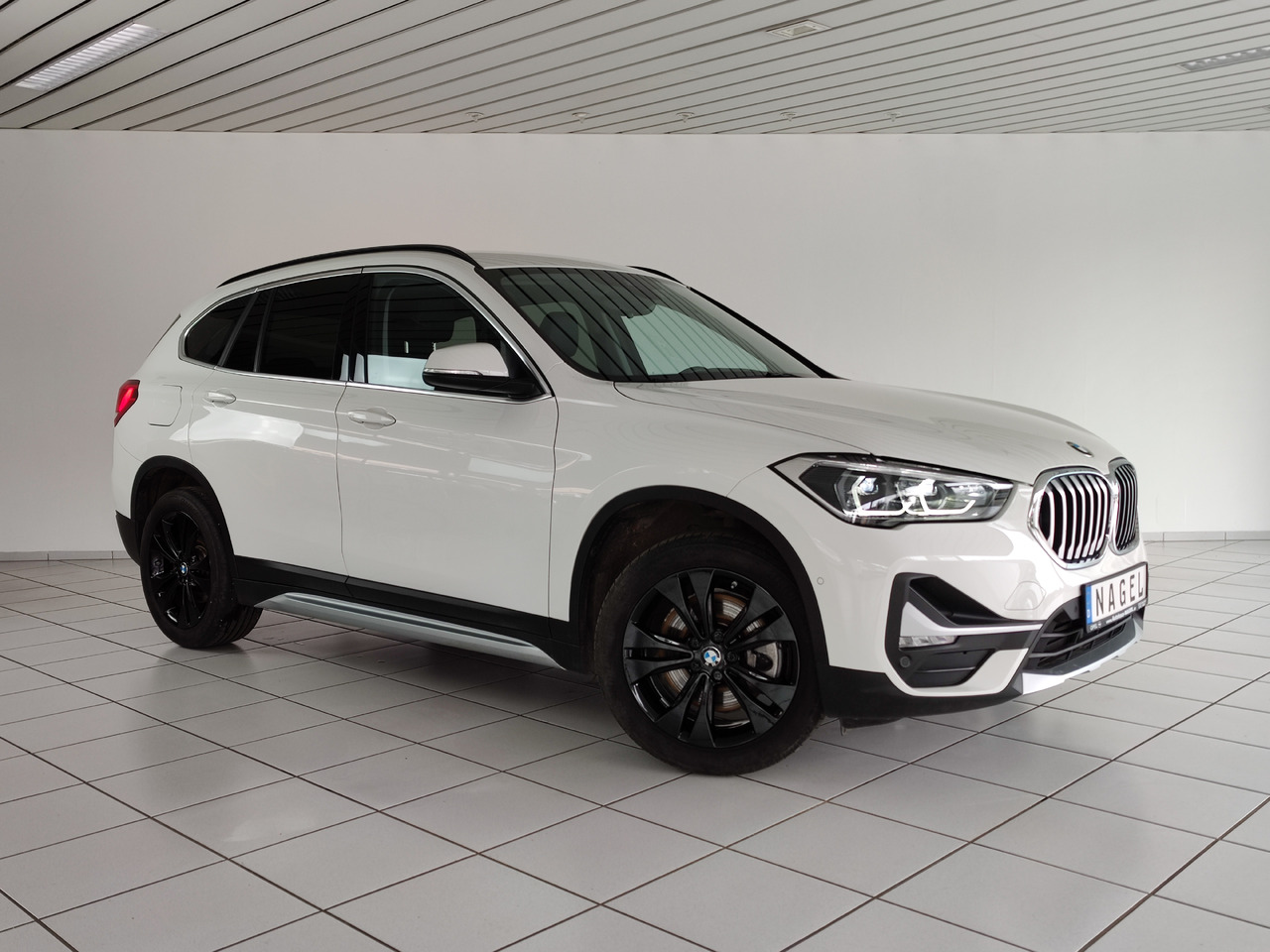 BMW X1 xDrive 20 i xLine Navi Rükam Leder DAB - SUVSUV: slika 2 BMW X1 xDrive 20 i xLine Navi Rükam Leder DAB - SUVSUV: slika 2