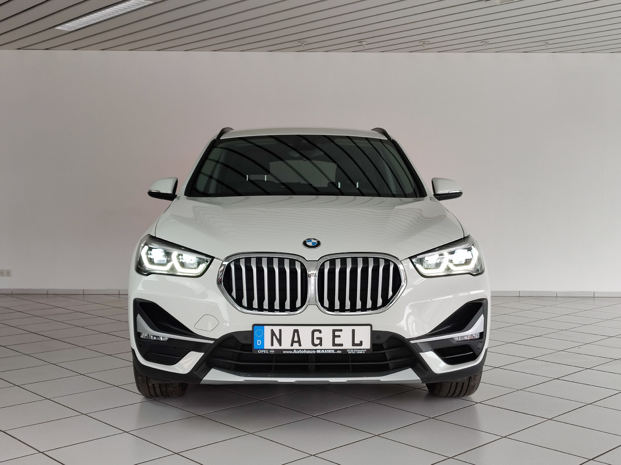 BMW X1 xDrive 20 i xLine Navi Rükam Leder DAB - SUVSUV: slika 4 BMW X1 xDrive 20 i xLine Navi Rükam Leder DAB - SUVSUV: slika 4