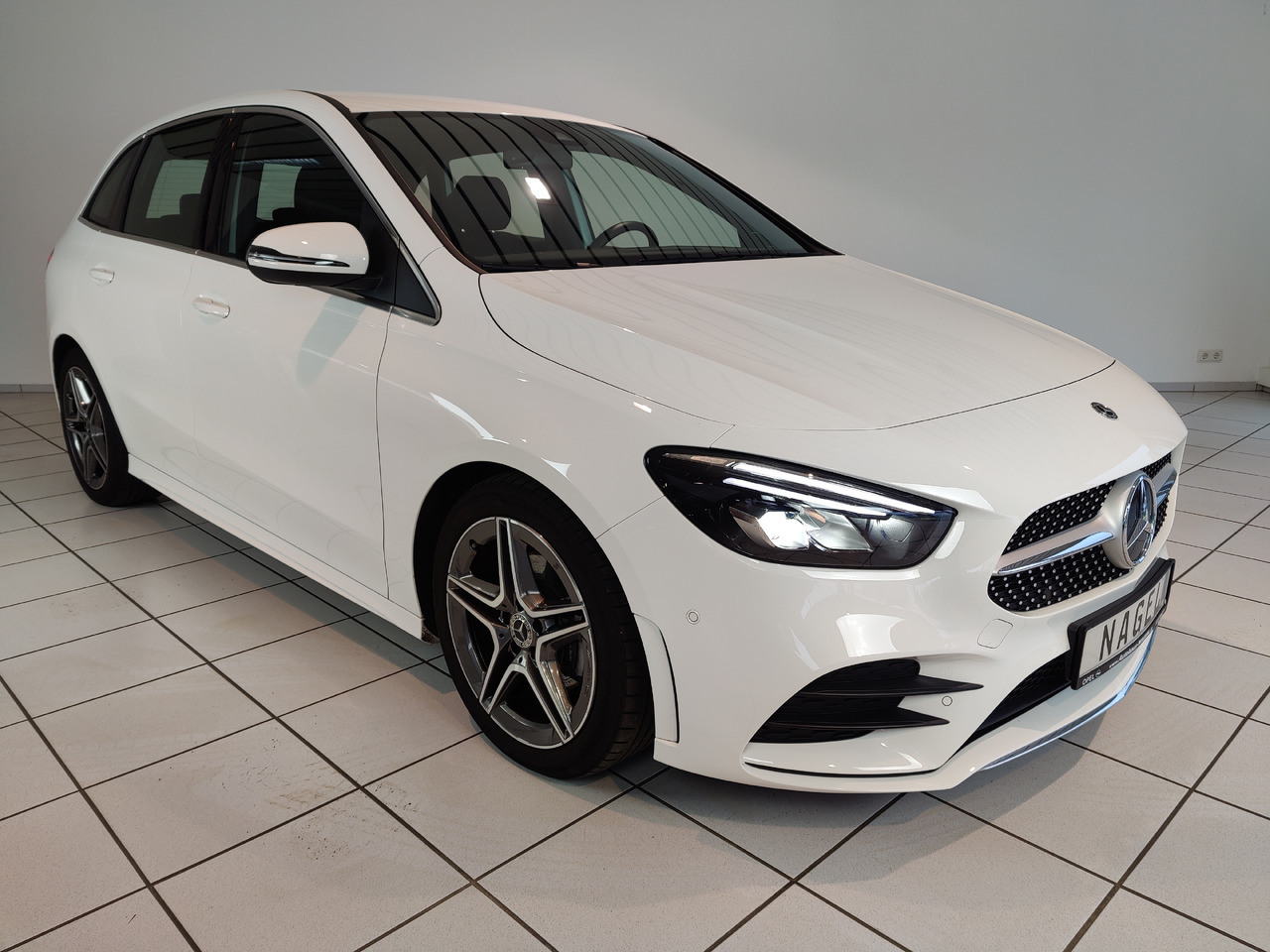 Mercedes-Benz B 200 d 8G-DCT AMG Line Kam Navi SHZ LED - Automobil: slika 2 Mercedes-Benz B 200 d 8G-DCT AMG Line Kam Navi SHZ LED - Automobil: slika 2