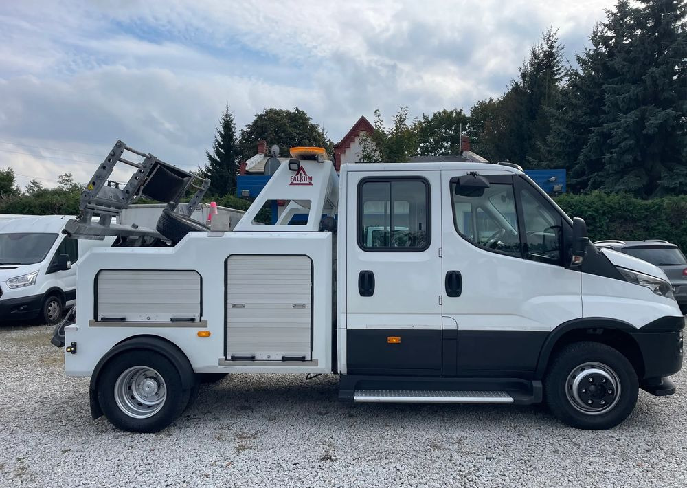 Iveco Daily 70C18 Hi-Matic Pomoc drogowa Holownik 2019r - Šlep vozilo: slika 4 Iveco Daily 70C18 Hi-Matic Pomoc drogowa Holownik 2019r - Šlep vozilo: slika 4