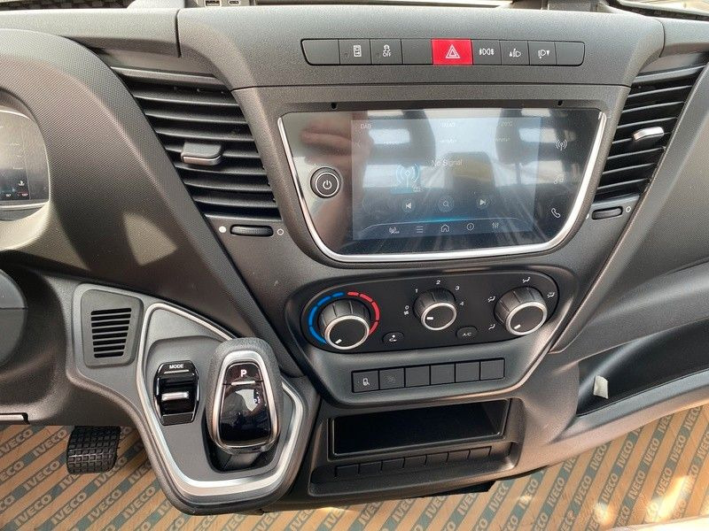 Iveco Daily 50C18HA8 Z Pritsche+Plane Iveco Daily 50C18HA8 Z Pritsche+Plane - Dostavno vozilo sa ceradom: slika 4 Iveco Daily 50C18HA8 Z Pritsche+Plane Iveco Daily 50C18HA8 Z Pritsche+Plane - Dostavno vozilo sa ceradom: slika 4