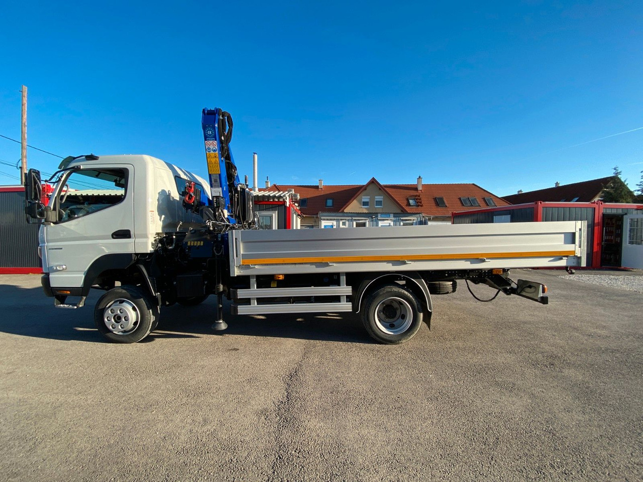 Mitsubishi FUSO CANTER 6C18 4WD PRITSCHE+PM 6522P KRAN - Dostavno vozilo sa otvorenom sandukom: slika 3 Mitsubishi FUSO CANTER 6C18 4WD PRITSCHE+PM 6522P KRAN - Dostavno vozilo sa otvorenom sandukom: slika 3