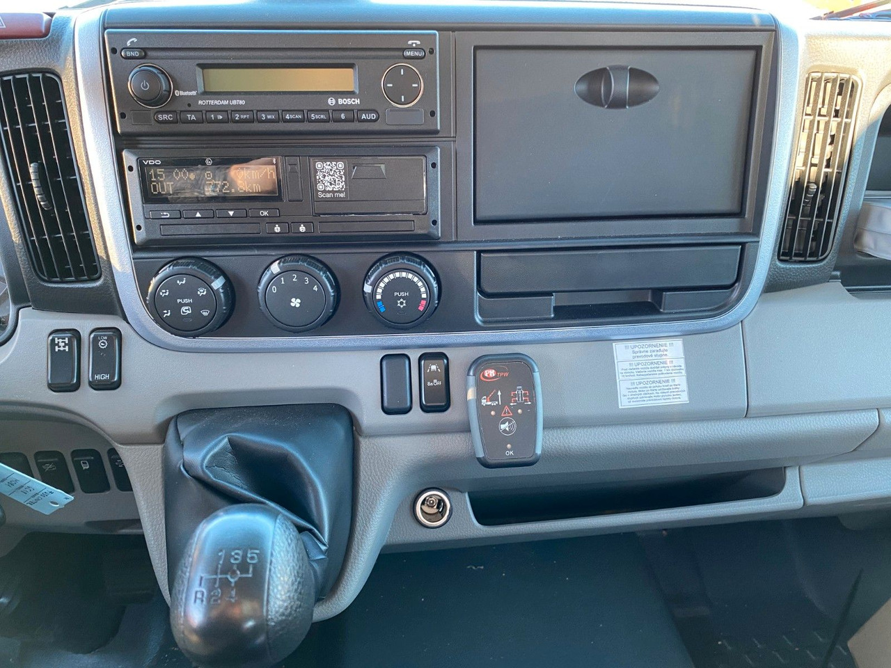 Mitsubishi FUSO CANTER 6C18 4WD PRITSCHE+PM 6522P KRAN - Dostavno vozilo sa otvorenom sandukom: slika 5 Mitsubishi FUSO CANTER 6C18 4WD PRITSCHE+PM 6522P KRAN - Dostavno vozilo sa otvorenom sandukom: slika 5