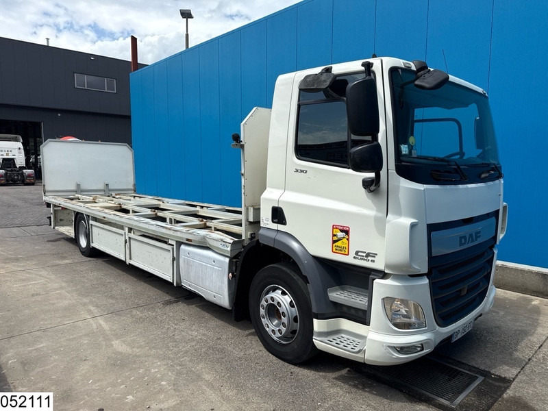 DAF CF 330 EURO 6, Retarder, ADR - Kamion sa tovarnim sandukom: slika 2 DAF CF 330 EURO 6, Retarder, ADR - Kamion sa tovarnim sandukom: slika 2