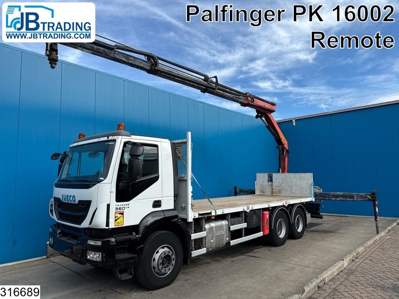 Iveco Trakker 360 6x4, EURO 6, Palfinger, Remote - Kamion sa tovarnim sandukom, Kamion sa dizalicom: slika 1 Iveco Trakker 360 6x4, EURO 6, Palfinger, Remote - Kamion sa tovarnim sandukom, Kamion sa dizalicom: slika 1