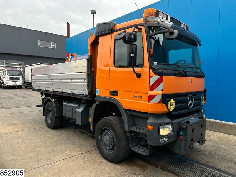 Mercedes-Benz Actros 1832 4X4, Grit spreader, Snow plough, Tipper - Istovarivač: slika 3 Mercedes-Benz Actros 1832 4X4, Grit spreader, Snow plough, Tipper - Istovarivač: slika 3