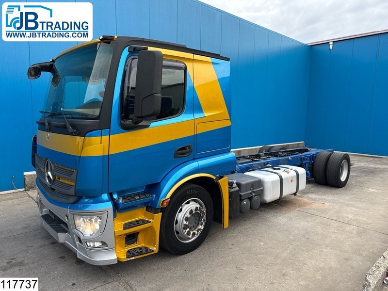 Mercedes-Benz Actros 1843 EURO 6, Hydrauliek - Kamion sa golom šasijom i zatvorenom kabinom: slika 1 Mercedes-Benz Actros 1843 EURO 6, Hydrauliek - Kamion sa golom šasijom i zatvorenom kabinom: slika 1