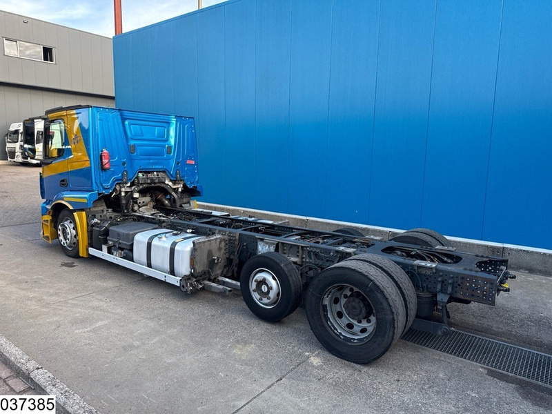 Mercedes-Benz Actros 2443 6x2, EURO 6, PTO, Standairco - Kamion sa golom šasijom i zatvorenom kabinom: slika 4 Mercedes-Benz Actros 2443 6x2, EURO 6, PTO, Standairco - Kamion sa golom šasijom i zatvorenom kabinom: slika 4