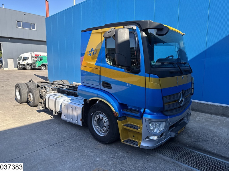 Mercedes-Benz Actros 2443 EURO 6, Winch, Hydraulic - Kamion sa golom šasijom i zatvorenom kabinom: slika 3 Mercedes-Benz Actros 2443 EURO 6, Winch, Hydraulic - Kamion sa golom šasijom i zatvorenom kabinom: slika 3