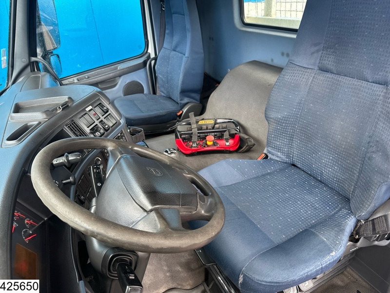 Kamion sa tovarnim sandukom, Kamion sa dizalicom Volvo FM 300 6 X 2, Manual, Steel suspension, Palfinger: slika 9