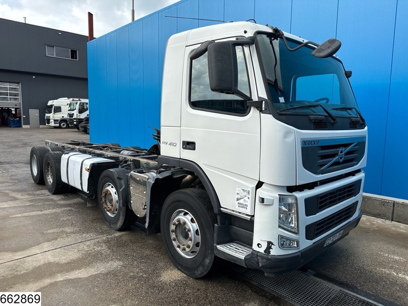 Volvo FM 410 8x4, EURO 5, PTO - Kamion sa golom šasijom i zatvorenom kabinom: slika 3 Volvo FM 410 8x4, EURO 5, PTO - Kamion sa golom šasijom i zatvorenom kabinom: slika 3