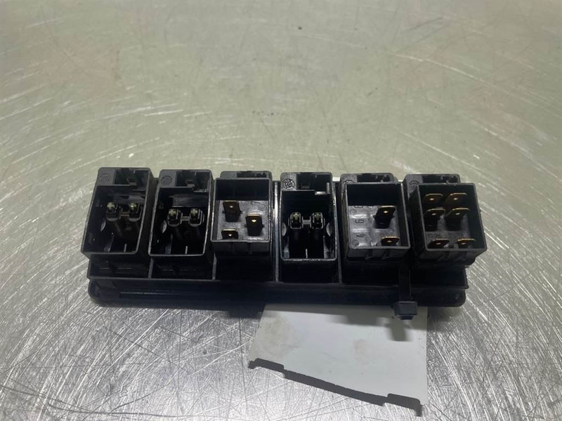 Ahlmann AZ6 - Switch/Schalter/Schakelaars - Električni sistem za Građevinska mašina: slika 4 Ahlmann AZ6 - Switch/Schalter/Schakelaars - Električni sistem za Građevinska mašina: slika 4