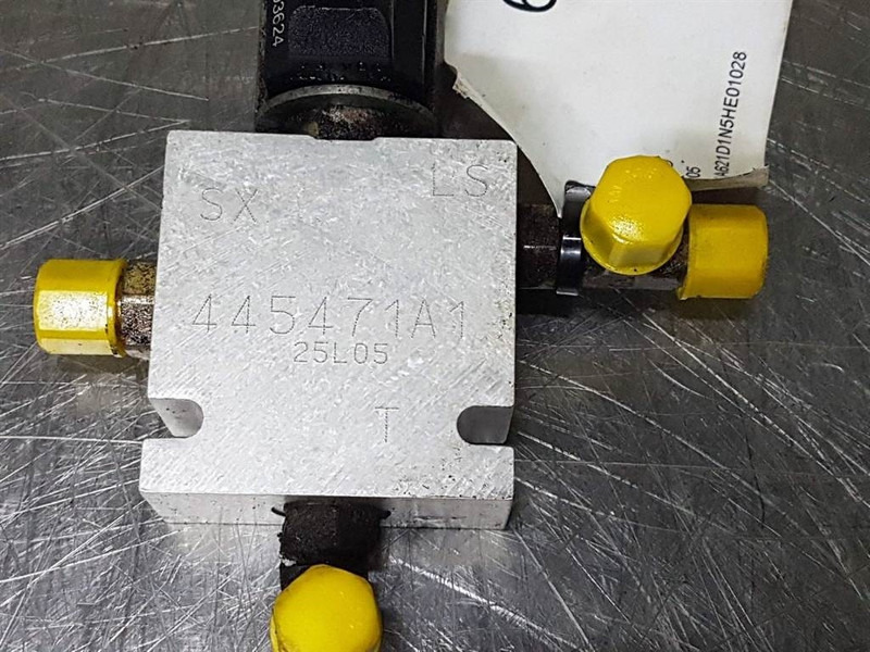 Case 621D-CNH 445471A1-Valve/Ventile/Ventiel - Hidraulika za Građevinska mašina: slika 3 Case 621D-CNH 445471A1-Valve/Ventile/Ventiel - Hidraulika za Građevinska mašina: slika 3