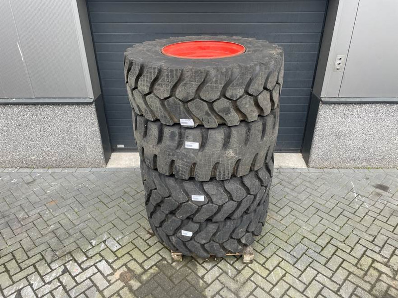 Claas CL956-Michelin 17.5R25-Tire/Reifen/Band - Шины и диски za Građevinska mašina: slika 2 Claas CL956-Michelin 17.5R25-Tire/Reifen/Band - Шины и диски za Građevinska mašina: slika 2