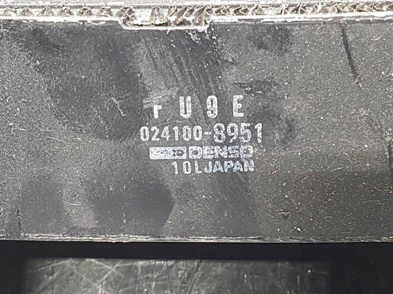 Denso FU9E-Airco condenser/Klimakondensator/Airco - Ram/ Šasija za Građevinska mašina: slika 4 Denso FU9E-Airco condenser/Klimakondensator/Airco - Ram/ Šasija za Građevinska mašina: slika 4