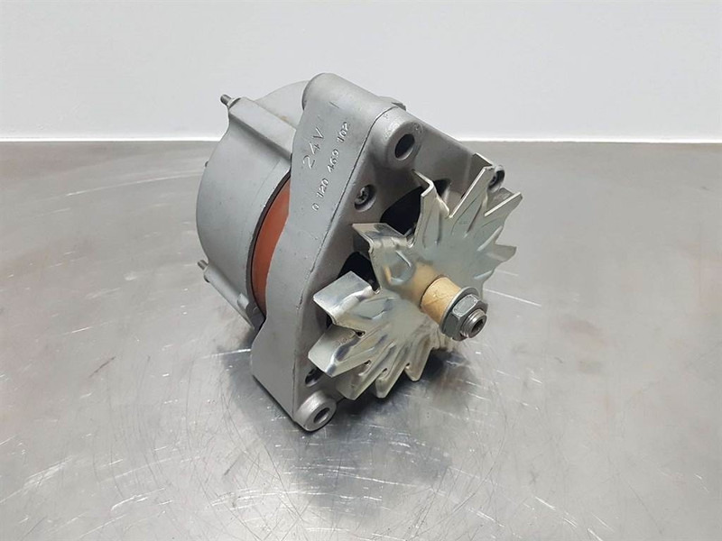 Deutz 913/1013-28V 55A-Alternator/Lichtmaschine/Dynamo - Motor za Građevinska mašina: slika 1 Deutz 913/1013-28V 55A-Alternator/Lichtmaschine/Dynamo - Motor za Građevinska mašina: slika 1
