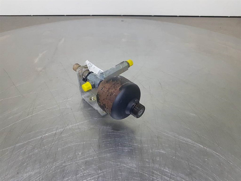 JCB 426E AGRI HT-Hydac SBO100-0,24E1/663U-Accumulator - Hidraulika za Građevinska mašina: slika 2 JCB 426E AGRI HT-Hydac SBO100-0,24E1/663U-Accumulator - Hidraulika za Građevinska mašina: slika 2