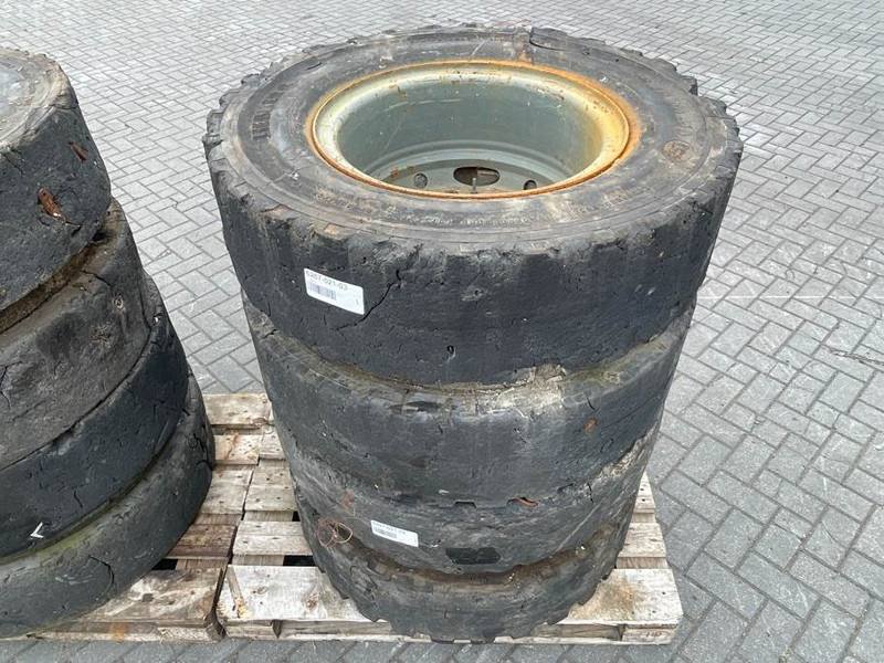 Liebherr 10.00-20 - Tire/Reifen/Band - Шины и диски za Građevinska mašina: slika 5 Liebherr 10.00-20 - Tire/Reifen/Band - Шины и диски za Građevinska mašina: slika 5